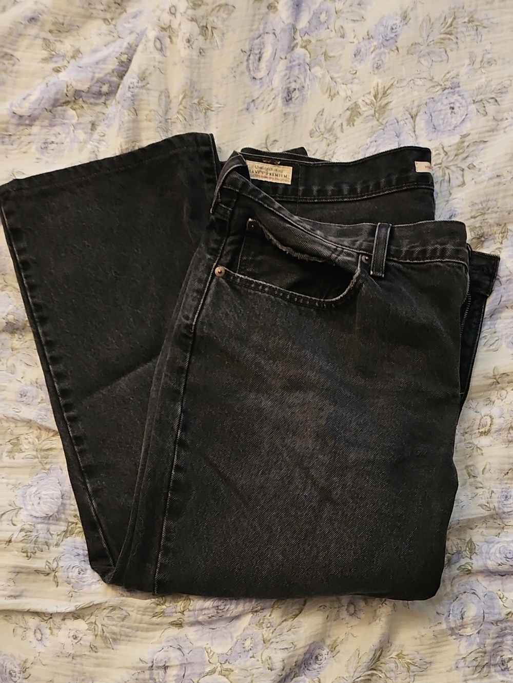 Levis Black Jeans